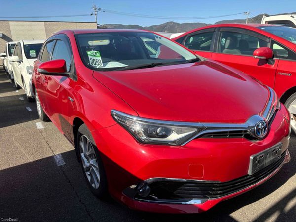 Toyota Auris Hatchback, Petrol Hybrid, 2016, Red