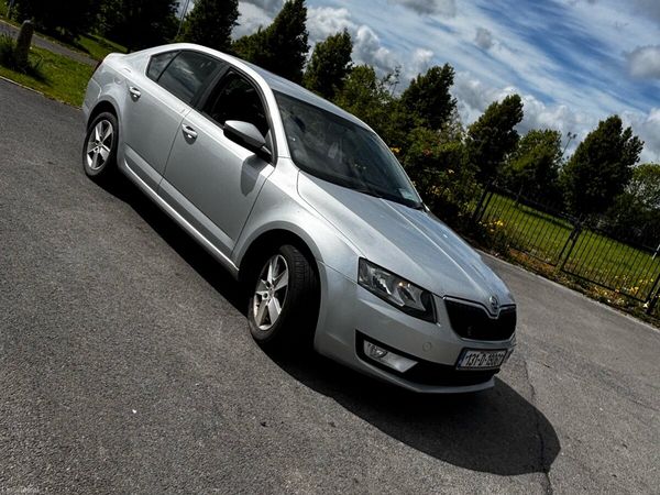 Skoda Octavia Saloon, Diesel, 2013, Silver