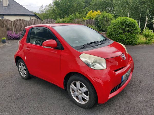 Toyota iQ Hatchback, Petrol, 2010, Red