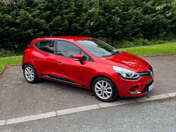 Renault Clio Hatchback, Petrol, 2019, Red