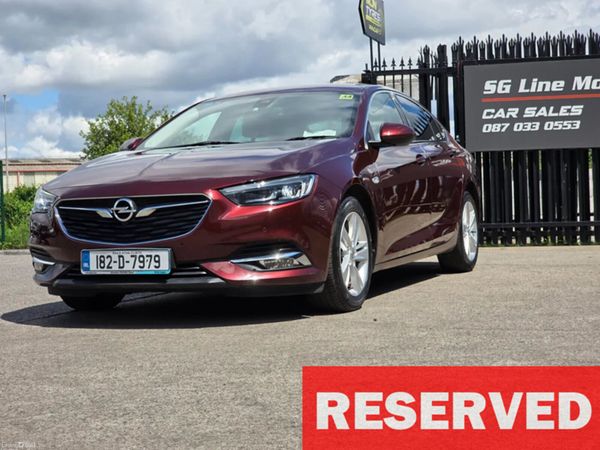 Opel Insignia Hatchback, Petrol, 2018, Red