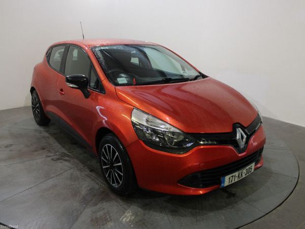 Renault Clio Hatchback, Petrol, 2017, Red