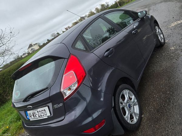 Ford Fiesta Hatchback, Petrol, 2014, Blue