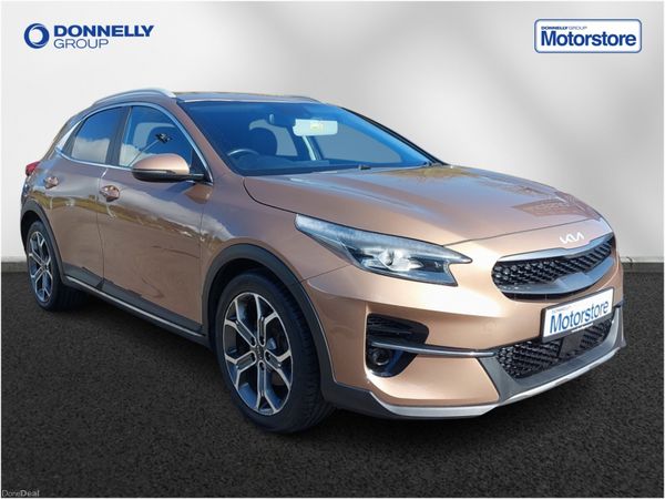 Kia Ceed Hatchback, Petrol, 2022, Brown