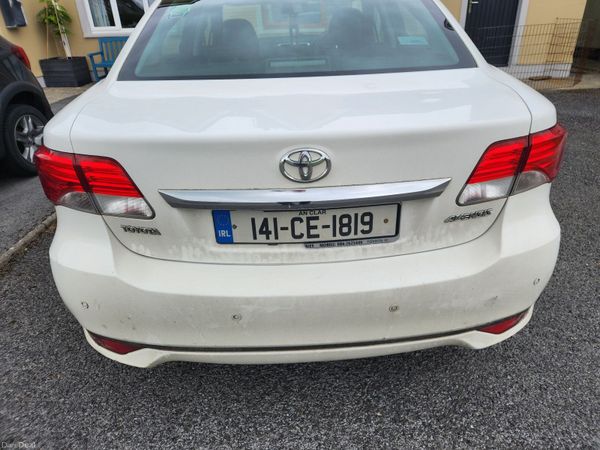 Toyota Avensis Saloon, Diesel, 2014, White