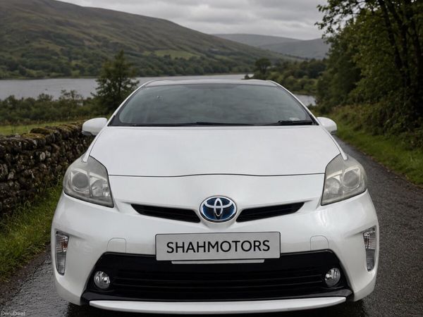 Toyota Prius Hatchback, Petrol Hybrid, 2014, White