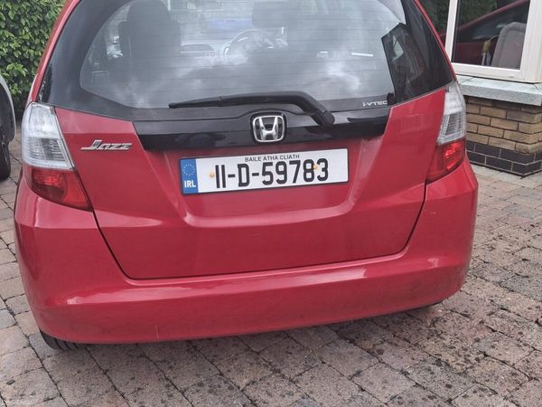 Honda Jazz Hatchback, Petrol, 2011, Red