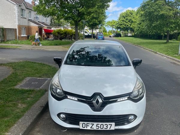 Renault Clio Hatchback, Petrol, 2013, White