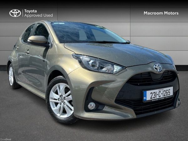 Toyota Yaris Hatchback, Petrol Hybrid, 2023, Bronze