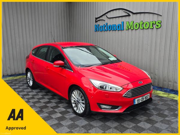 Ford Focus Hatchback, Diesel, 2015, Red