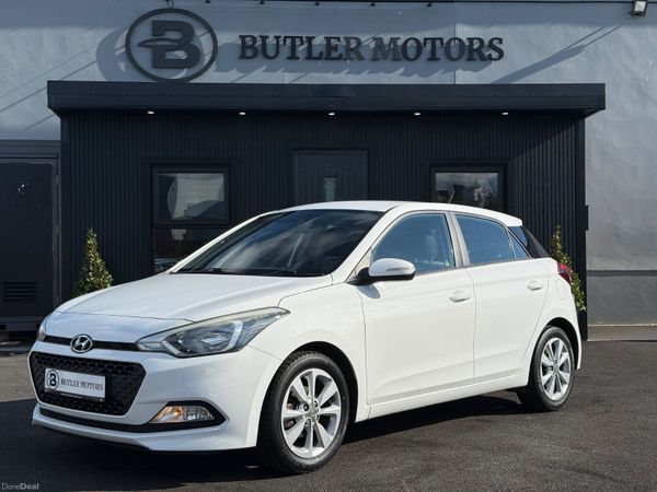 Hyundai i20 Hatchback, Petrol, 2016, White