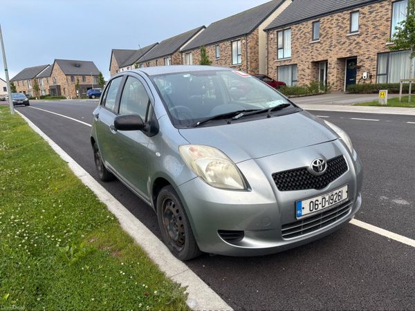 Toyota Yaris Hatchback, Petrol, 2006, Silver