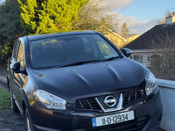 Nissan Qashqai Hatchback, Diesel, 2011, Purple