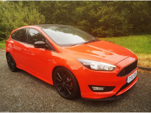Ford Focus Hatchback, Diesel, 2017, Red
