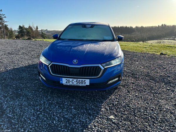 Skoda Octavia Saloon, Diesel, 2021, Blue
