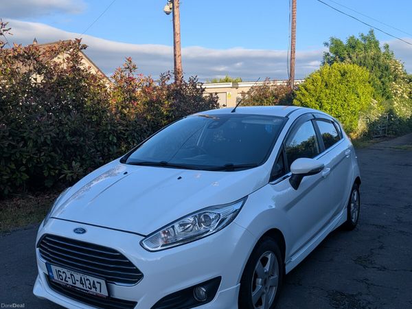 Ford Fiesta Hatchback, Petrol, 2016, White