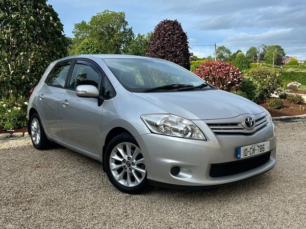 Toyota Auris Hatchback, Petrol, 2010, Silver