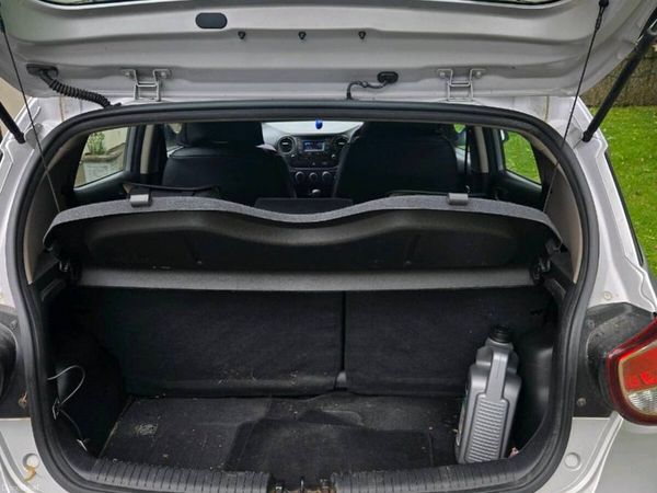 Hyundai i10 Hatchback, Petrol, 2017, Grey