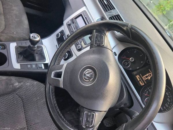 Volkswagen Passat Saloon, Diesel, 2011, Grey