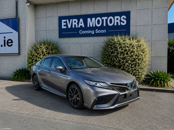 Toyota Camry Saloon, Petrol Hybrid, 2021, Grey