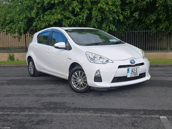 Toyota Aqua Hatchback, Petrol Hybrid, 2014, White