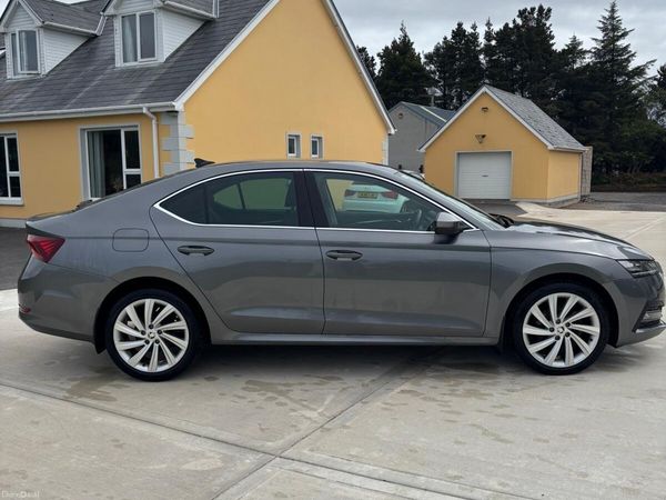 Skoda Octavia Saloon, Diesel, 2023, Grey