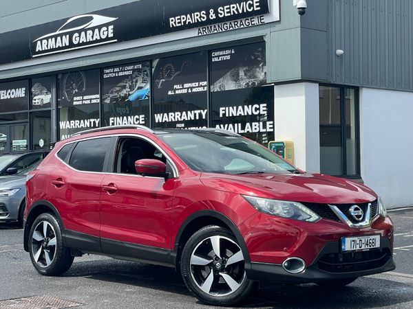 Nissan Qashqai SUV, Petrol, 2017, Red