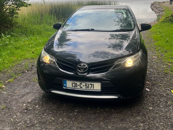 Toyota Auris Hatchback, Diesel, 2013, Black