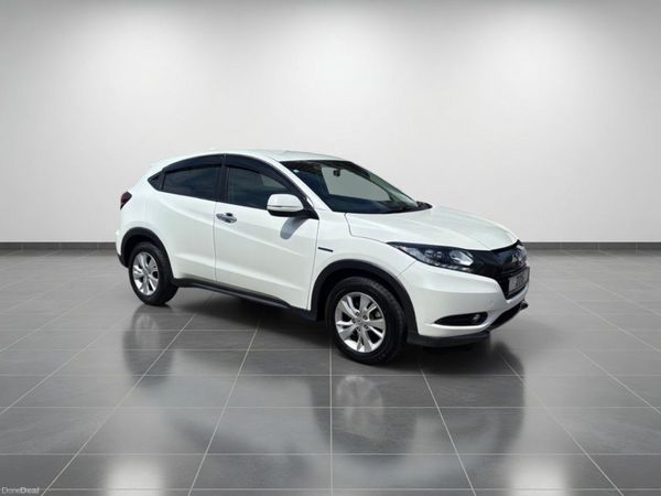 Honda Vezel SUV, Petrol Hybrid, 2015, White