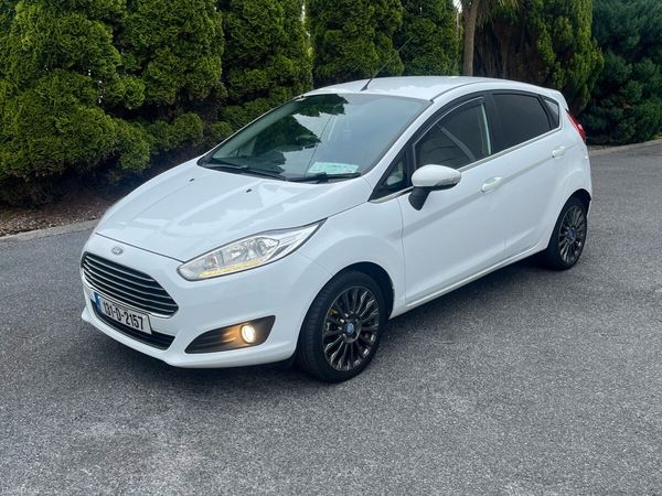 Ford Fiesta Hatchback, Petrol, 2013, White