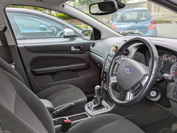 Ford Focus Hatchback, Petrol, 2007, Silver