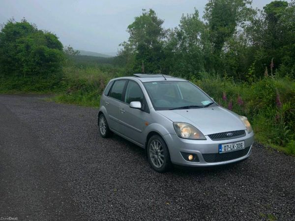 Ford Fiesta Hatchback, Petrol, 2007, Silver
