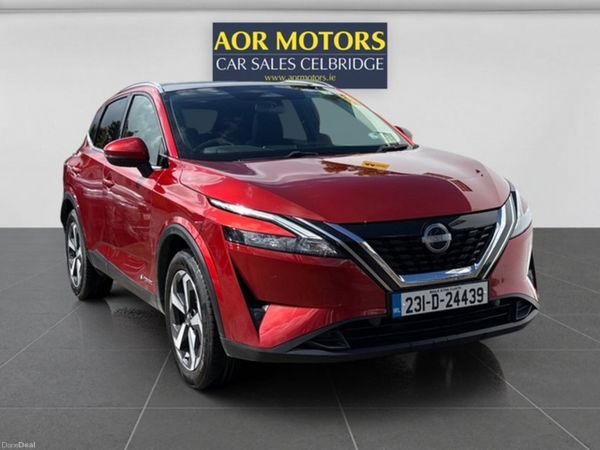 Nissan Qashqai MPV, Petrol, 2023, Red