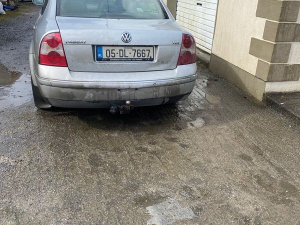 Volkswagen Passat Saloon, Diesel, 2005, Silver