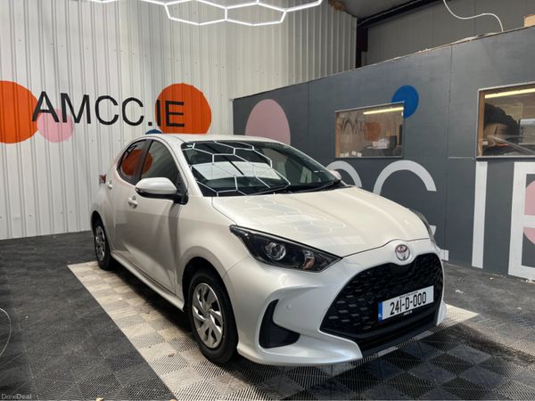 Toyota Yaris Hatchback, Petrol, 2024, White