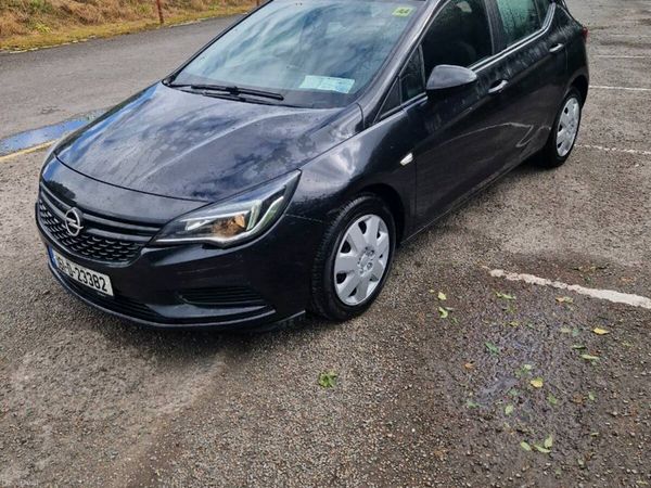 Opel Astra Hatchback, Diesel, 2016, Black