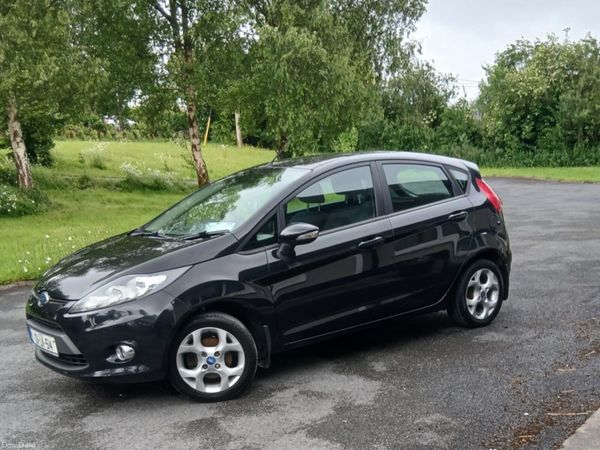 Ford Fiesta Hatchback, Petrol, 2013, Black