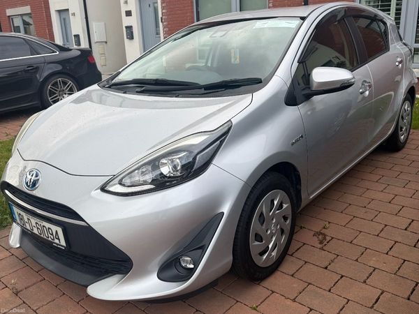 Toyota Aqua Hatchback, Petrol Hybrid, 2018, Silver