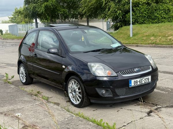 Ford Fiesta Hatchback, Petrol, 2009, Black