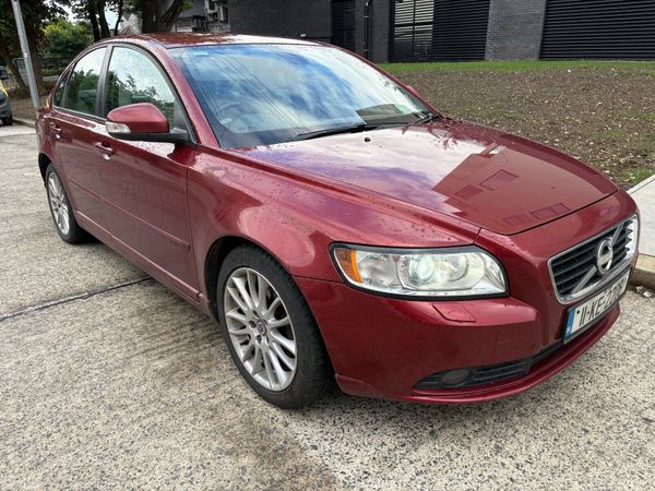 Volvo S40 Saloon, Diesel, 2011, Red