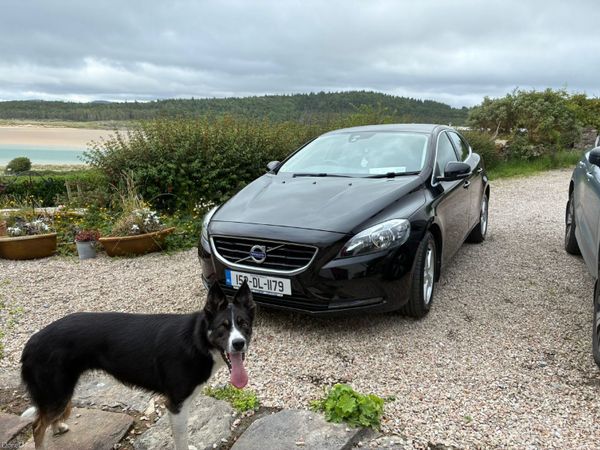 Volvo V40 Hatchback, Diesel, 2015, Black