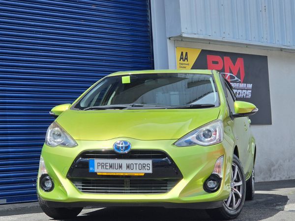 Toyota Aqua Hatchback, Petrol Hybrid, 2015, Green
