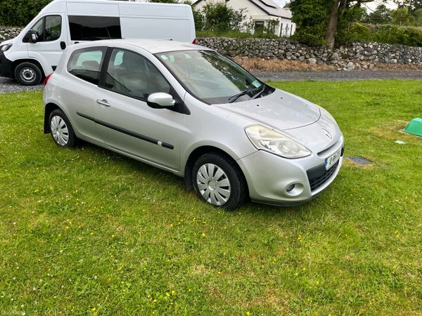 Renault Clio Hatchback, Ethanol Petrol, 2010, Silver