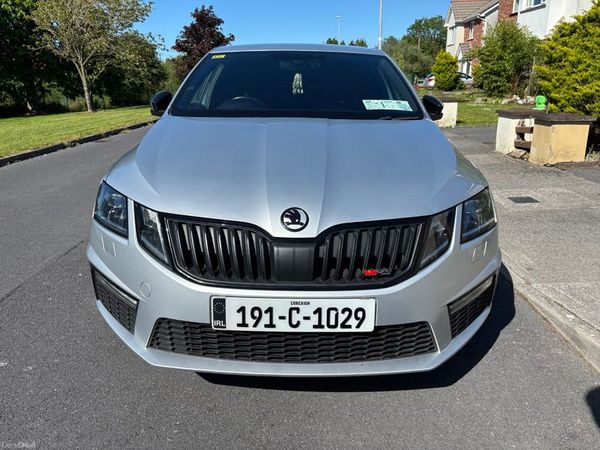 Skoda Octavia Saloon, Diesel, 2019, Grey