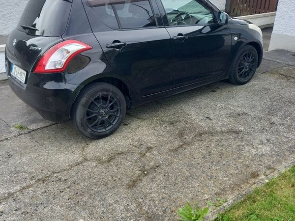 Suzuki Swift Hatchback, Petrol, 2012, Black