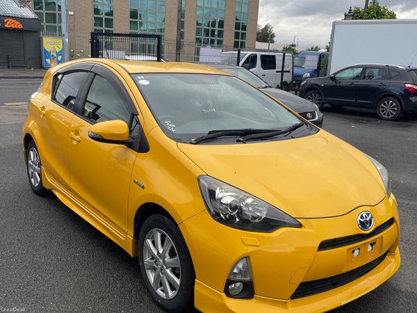 Toyota Aqua Hatchback, Petrol Hybrid, 2014, Yellow