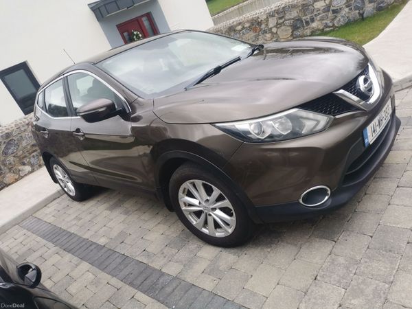 Nissan Qashqai Hatchback, Diesel, 2014, Brown