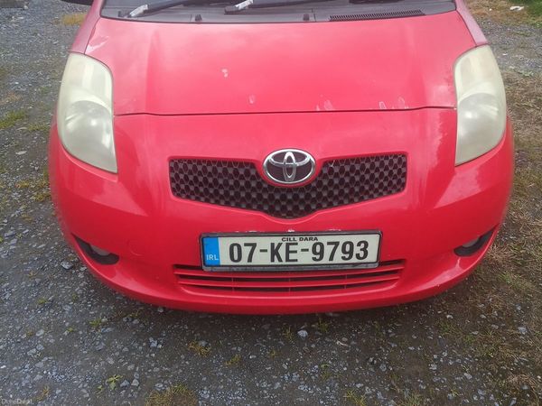 Toyota Yaris Hatchback, Petrol, 2007, Red