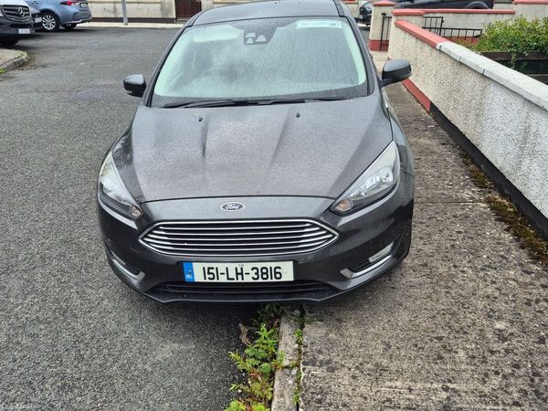 Ford Focus Hatchback, Petrol, 2015, Grey