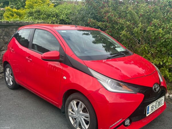 Toyota Aygo Hatchback, Petrol, 2015, Red